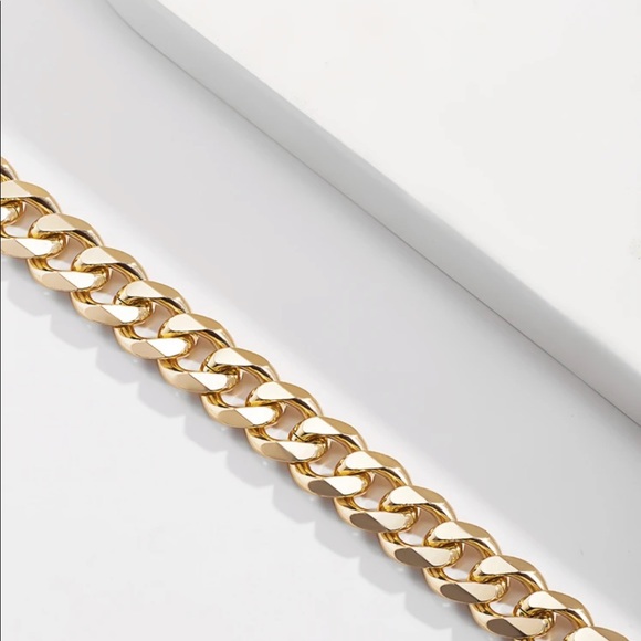 Gold Chunky Chain link women’s chain necklace - Picture 4 of 4